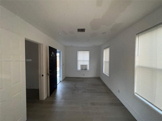 Building Photo - 1800 SW 3rd St