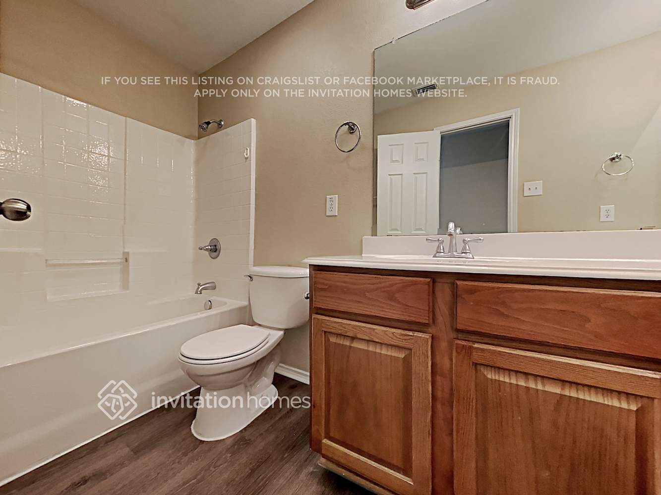 Building Photo - 905 Hidden Oaks Dr