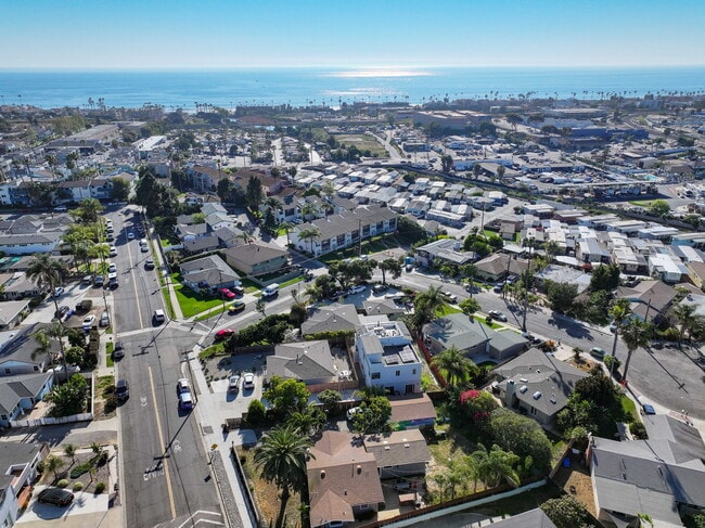 Building Photo - 810 California St