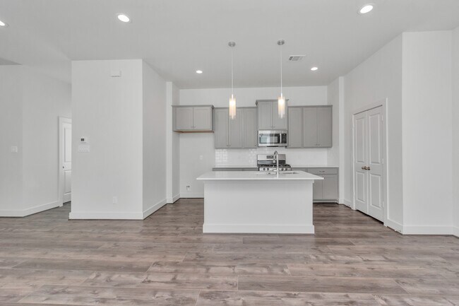 Building Photo - 2007 Bauer Dr