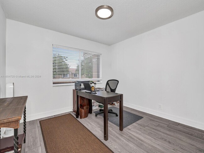 Building Photo - 15821 SW 10th St