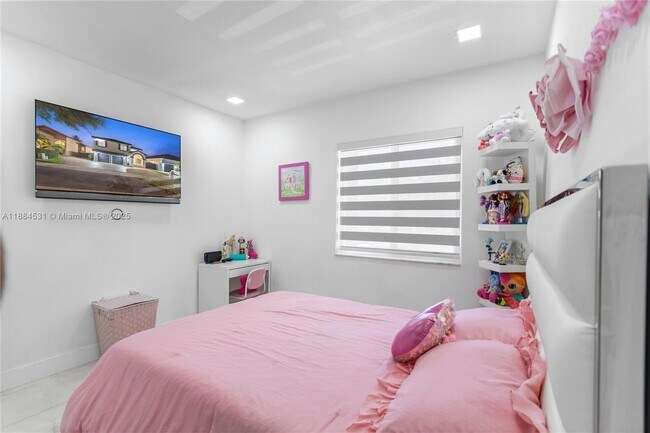 Building Photo - 8740 NW 153rd Terrace