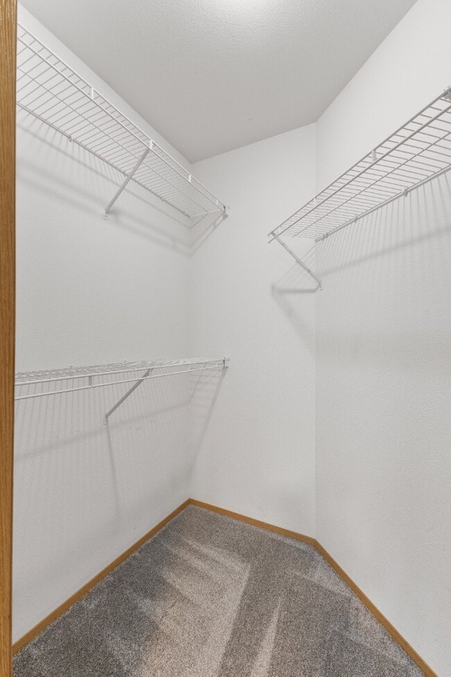 Building Photo - Spacious Townhome with Fenced In Back Yard