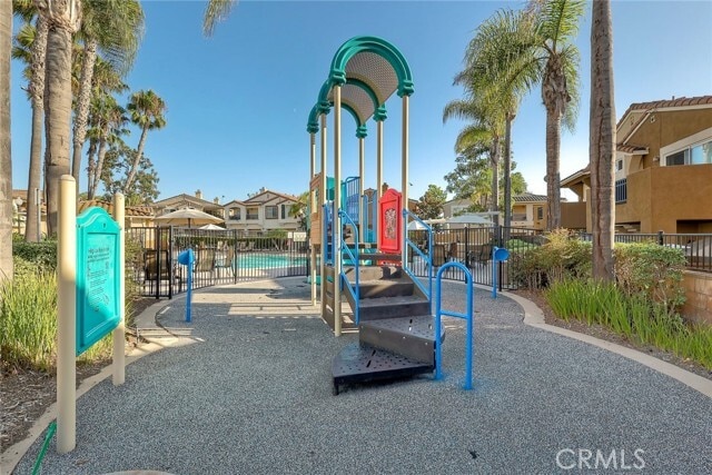 Building Photo - 786 Callecita Aquilla Sur