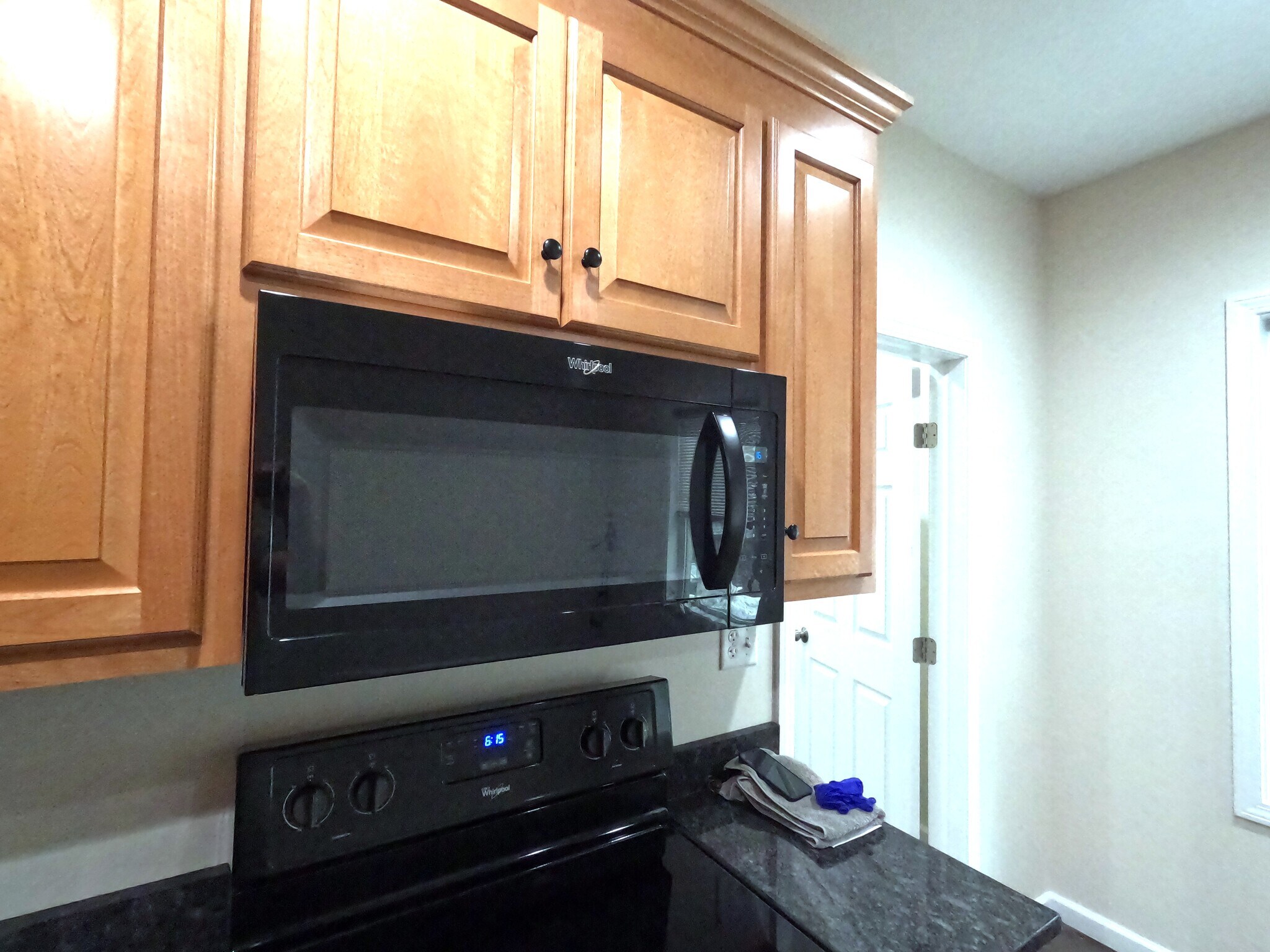 Building Photo - 563 Burritt St