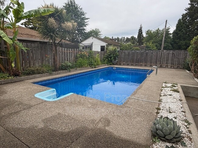 Building Photo - 364 W Selmar Ct