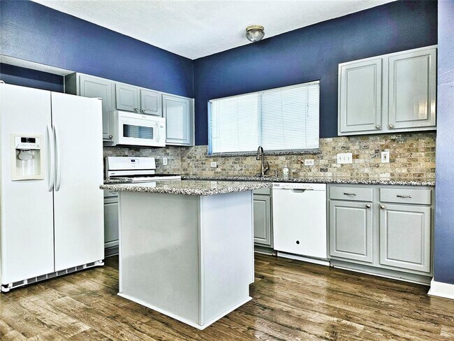 Building Photo - 6106 Spruce Bough Ct