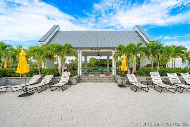 Building Photo - 16310 Oakview Dr