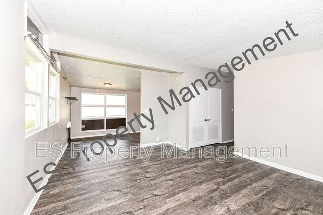 Building Photo - 1631 Elmhurst Dr