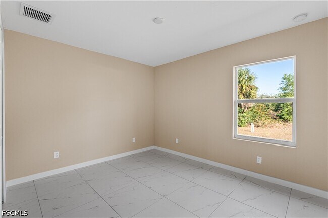 Building Photo - 3513 NE 17th Pl