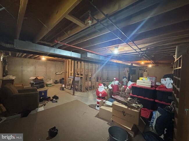 Building Photo - 721 Deer Creek Dr