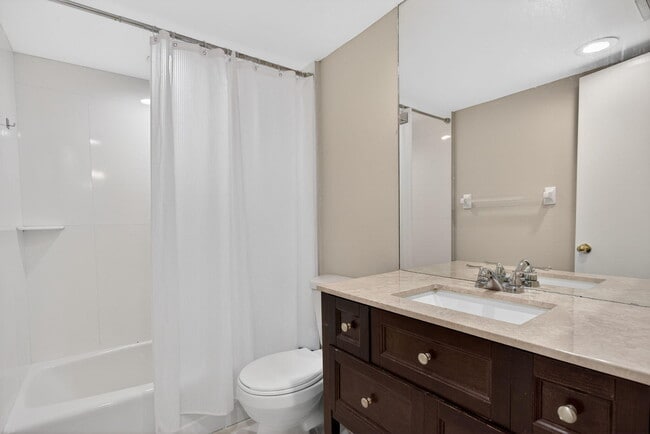 Building Photo - 1780 NE 39th Ct