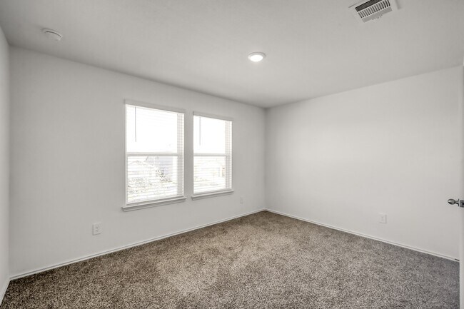 Building Photo - 15130 Pr Ml Dr