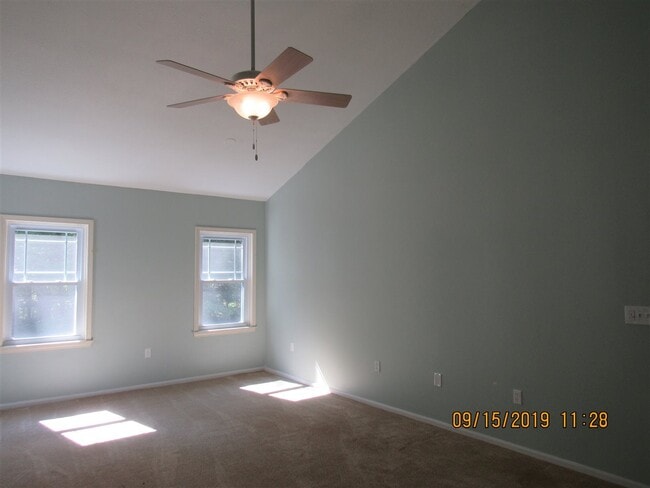 Building Photo - 56 McIntosh Ln