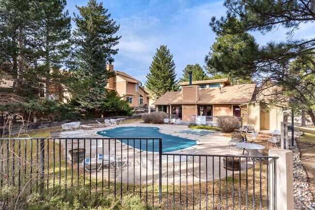 Building Photo - Updated 3-Bedroom Condo with Granite Kitchen in Low-Maintenance Community