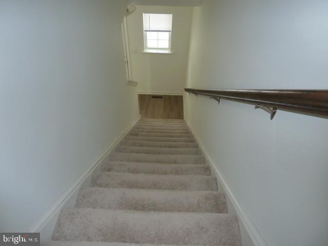 Building Photo - 860 Champions Dr