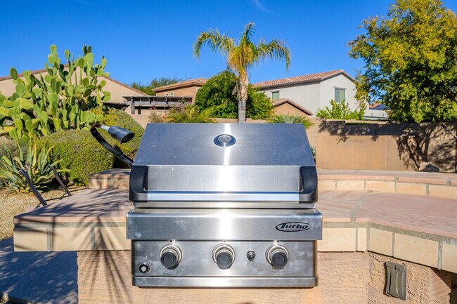 Building Photo - 5538 W Andrea Dr