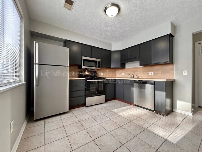 Building Photo - 2972 Vineland Ave SE