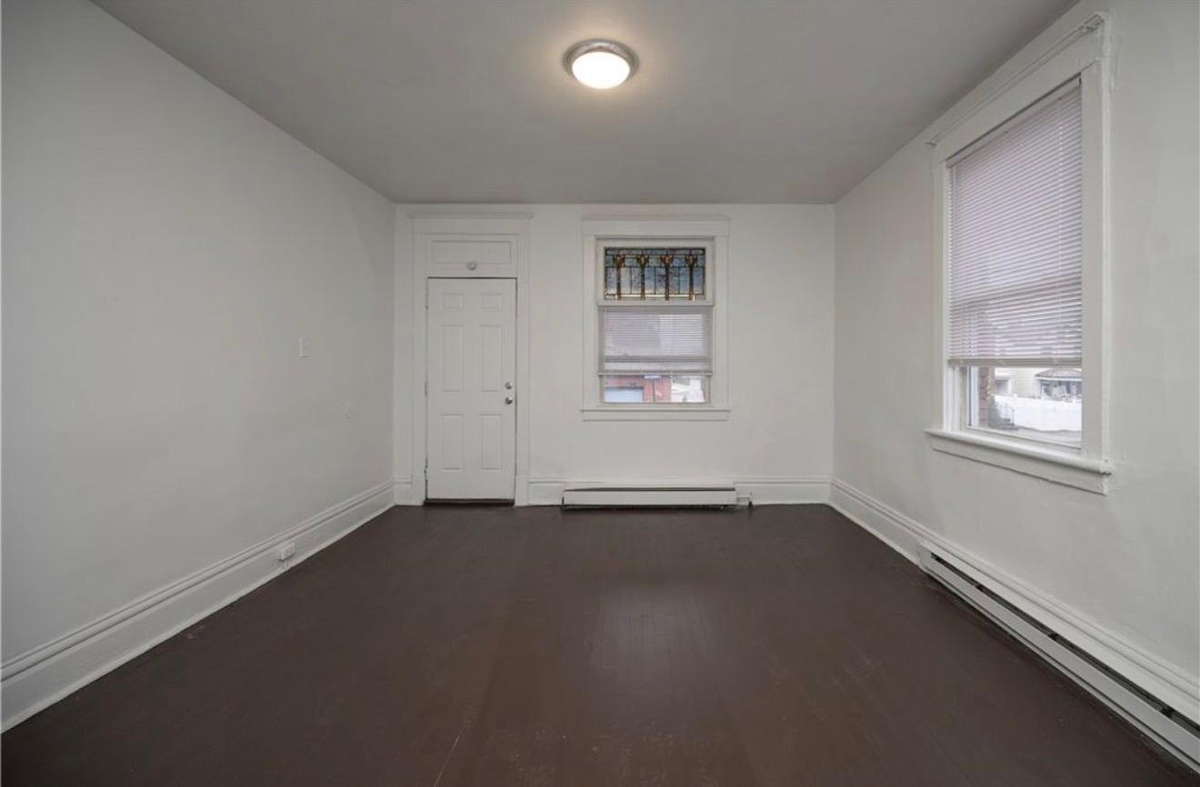 Building Photo - 256 Maplewood Ave