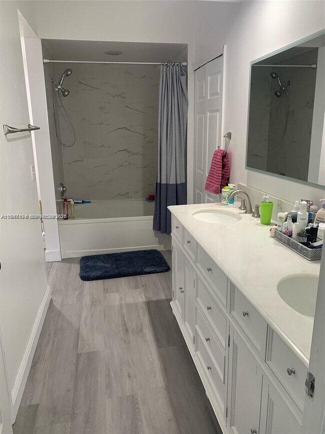 Building Photo - 3245 NE 184th St