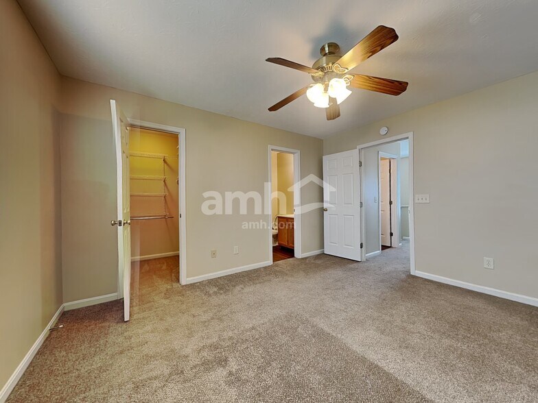 Building Photo - 6530 N Andover Way