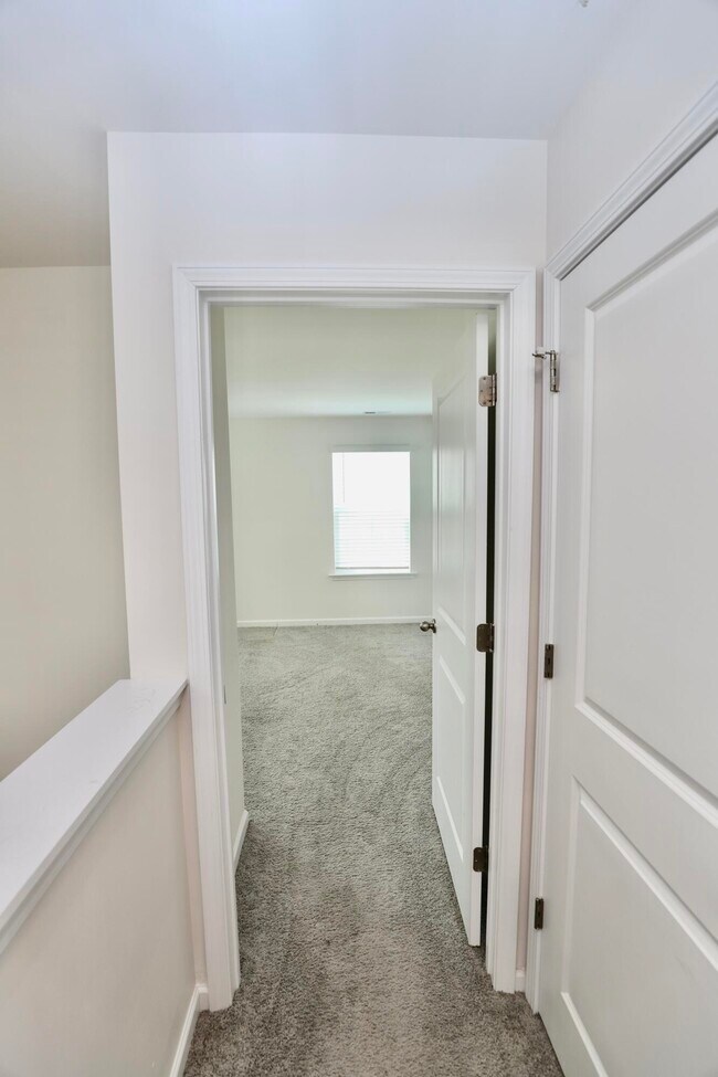 Building Photo - 352 Sandbach Rd