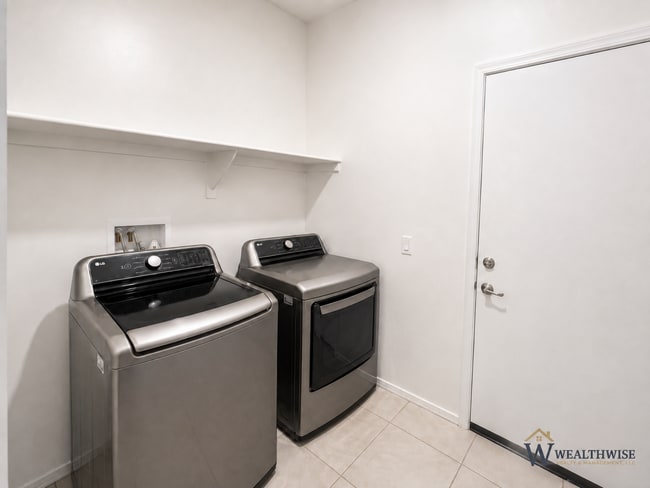 Building Photo - BEAUTIFULLY UPGRADED EXCEPTIONAL HOME WITH MOUNTAIN VIEWS IN SAGUARO HAVEN