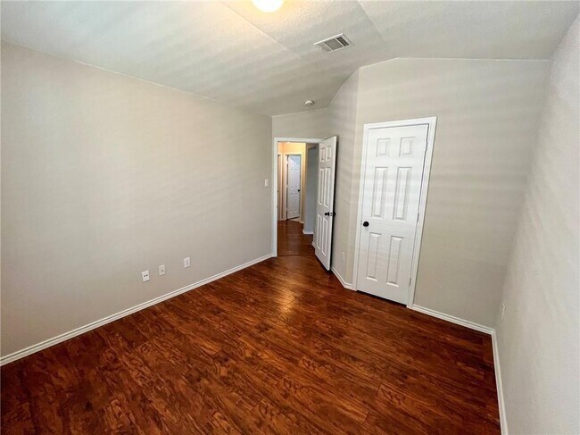 Building Photo - 1011 Burgess Dr