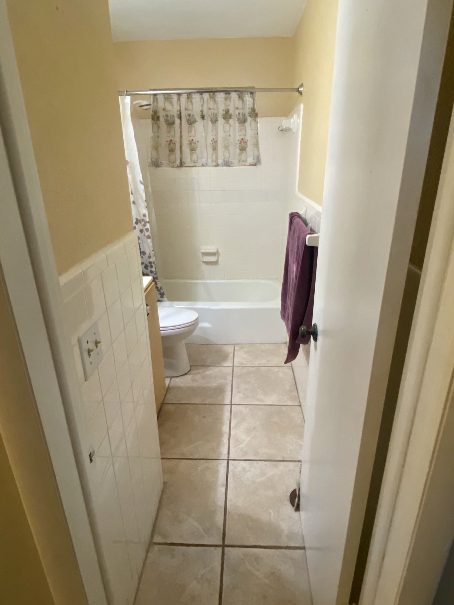 Bathroom 1 - 4576 Wenhart Rd
