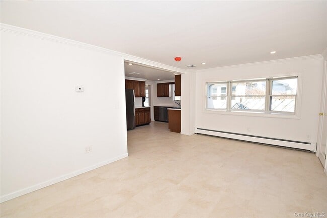 Building Photo - 27 N Lewis Pl