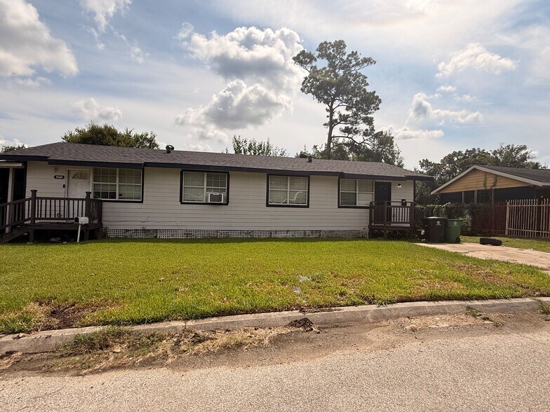 Building Photo - 8432 Garland St
