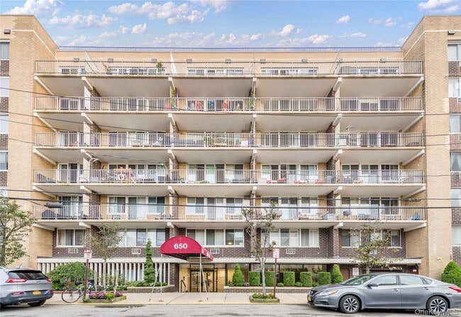 Building Photo - 650 Shore Rd