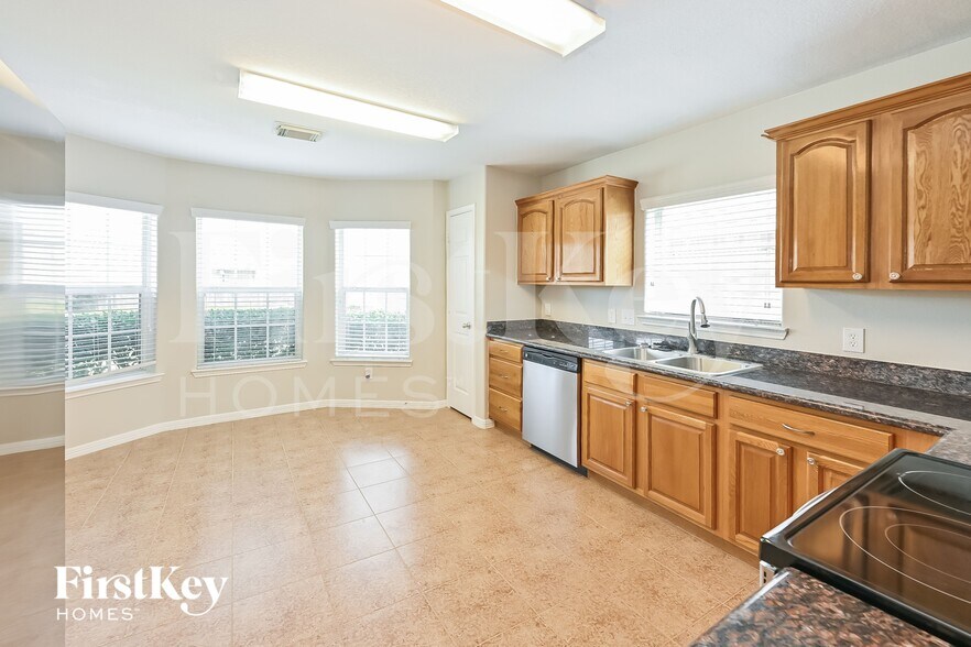 Building Photo - 10364 Stone Gate Dr