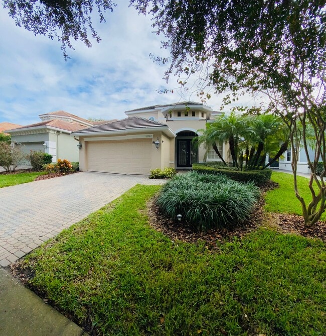 Building Photo - 8132 Vía Bella Notte