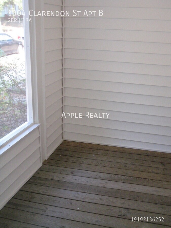 Building Photo - 1004 Clarendon St