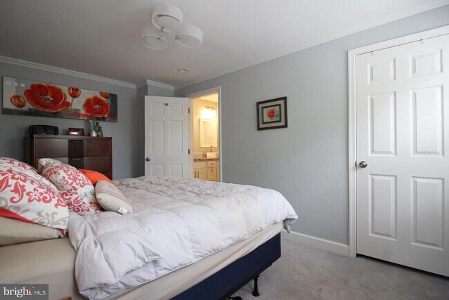 Building Photo - 3287 Annandale Rd