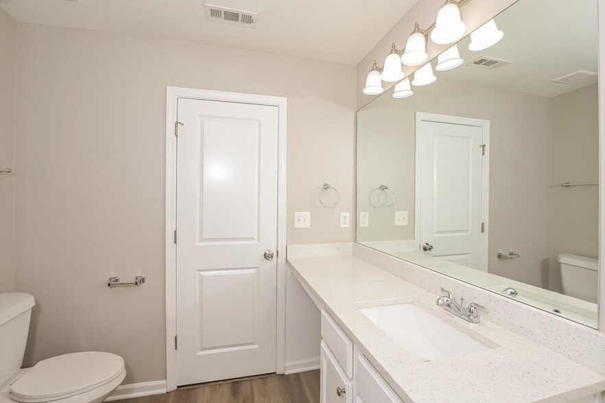 Building Photo - 643 Nonsuch Way