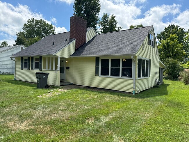 Building Photo - 4 Bedroom Available August 2026;  Monthly ...