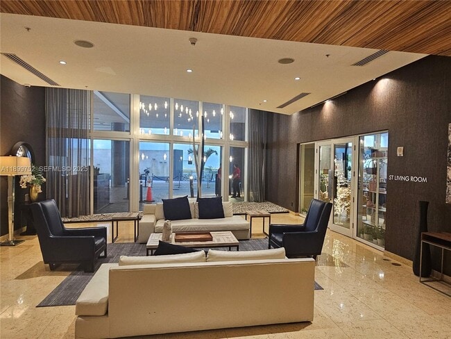 Building Photo - 60 SW 13th St