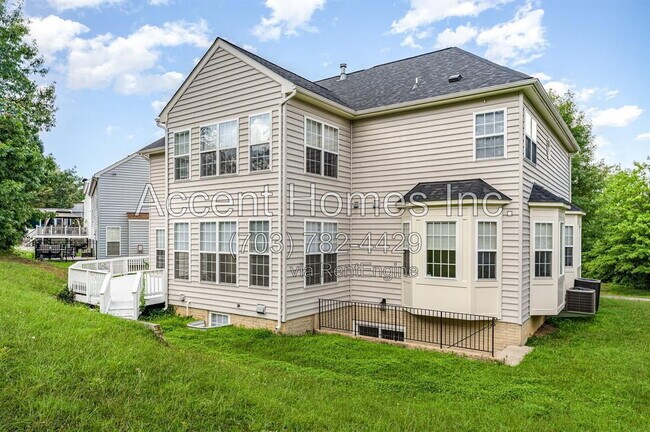 Building Photo - 2983 Akron St