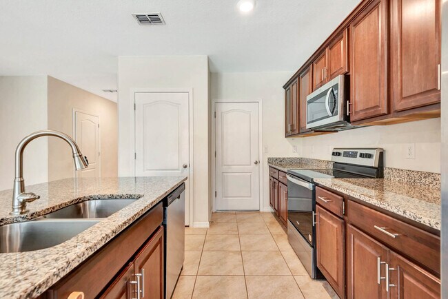 Building Photo - 8 Bella Oaks Dr