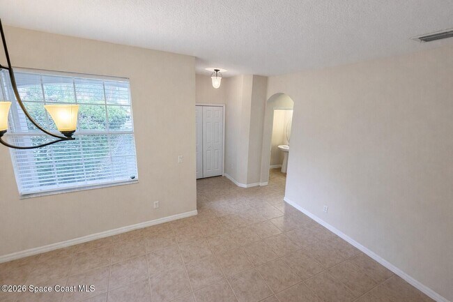 Building Photo - 1979 Tullagee Ave