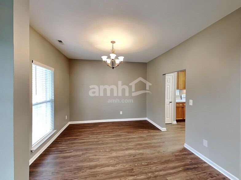 Building Photo - 1107 Stafford Dr