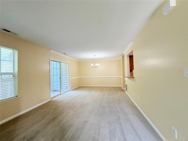 Building Photo - 708 Settlement Dr