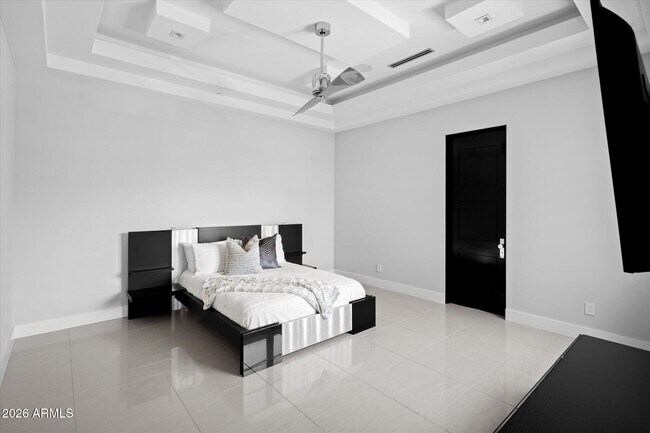 Building Photo - 9979 E Toms Thumb