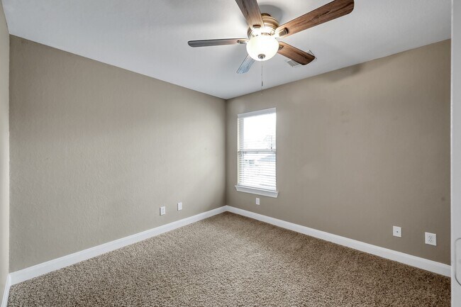 Building Photo - 51 Panterra Way