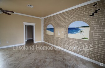 Building Photo - 222 Carpenters Way