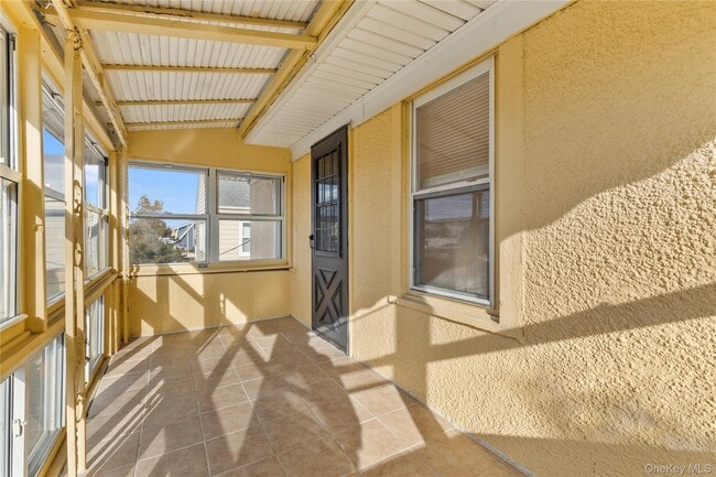 Building Photo - 264 Laurelton Blvd