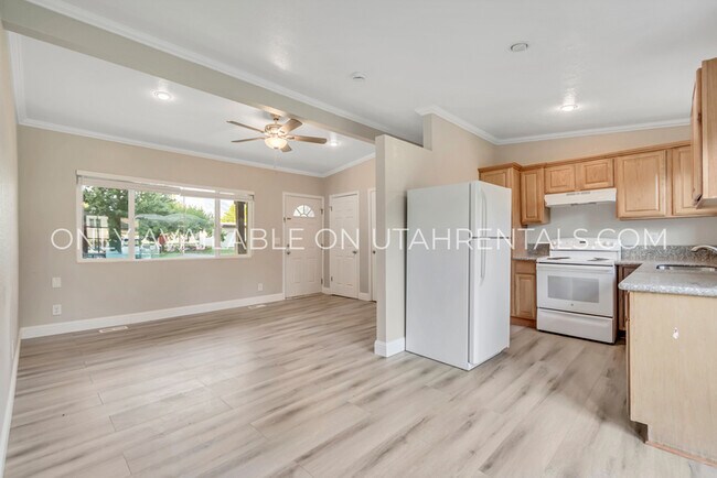 Building Photo - 1075 W 860 N