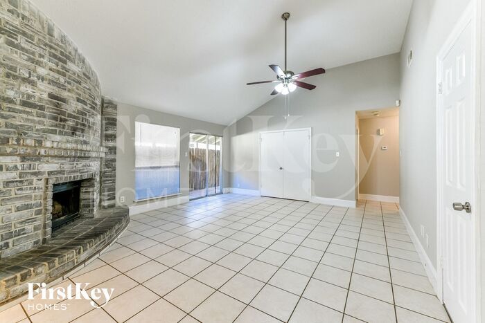 Building Photo - 3823 Ebury Dr